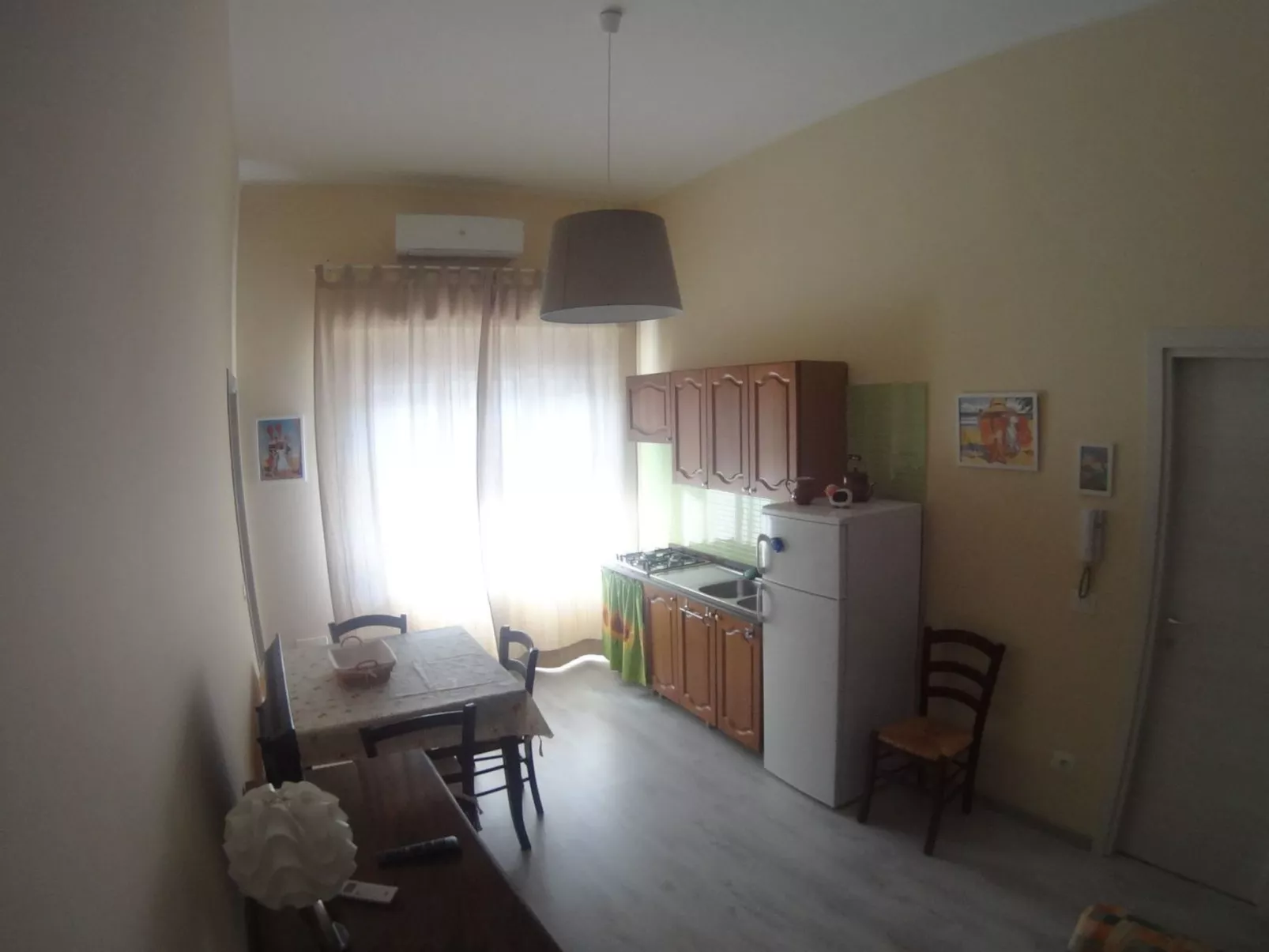 'The Sunflower House-Binnen