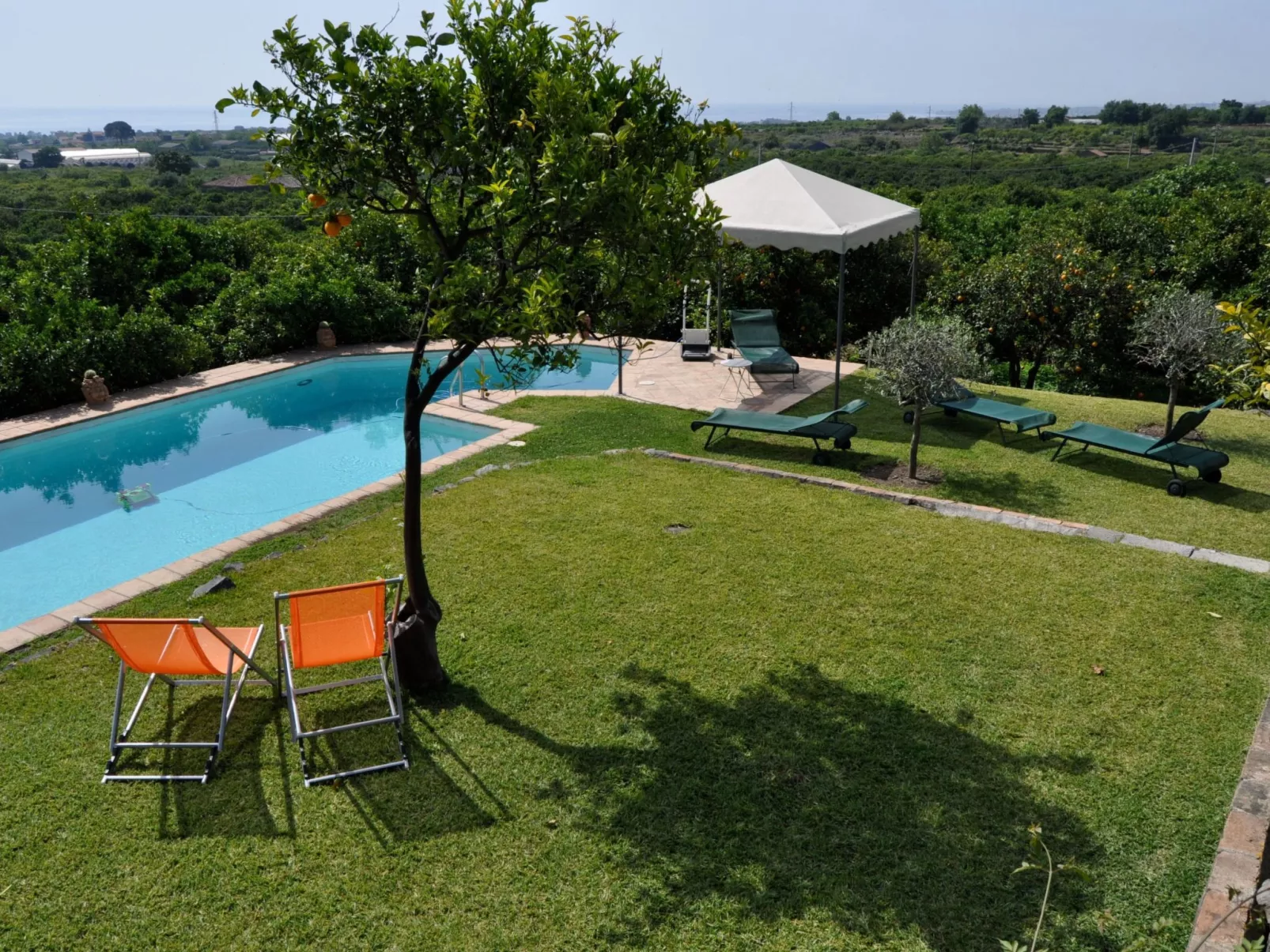 "Mandarin" mit Wasserblick-Buiten