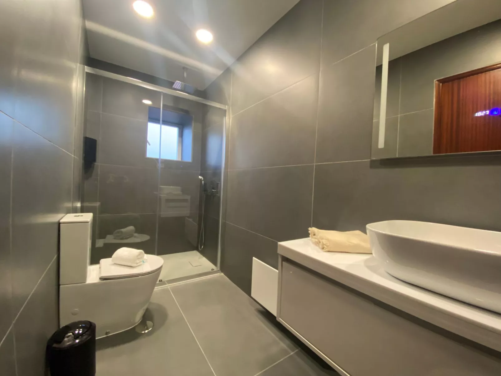 Mit Blick auf das Wasser-Binnen