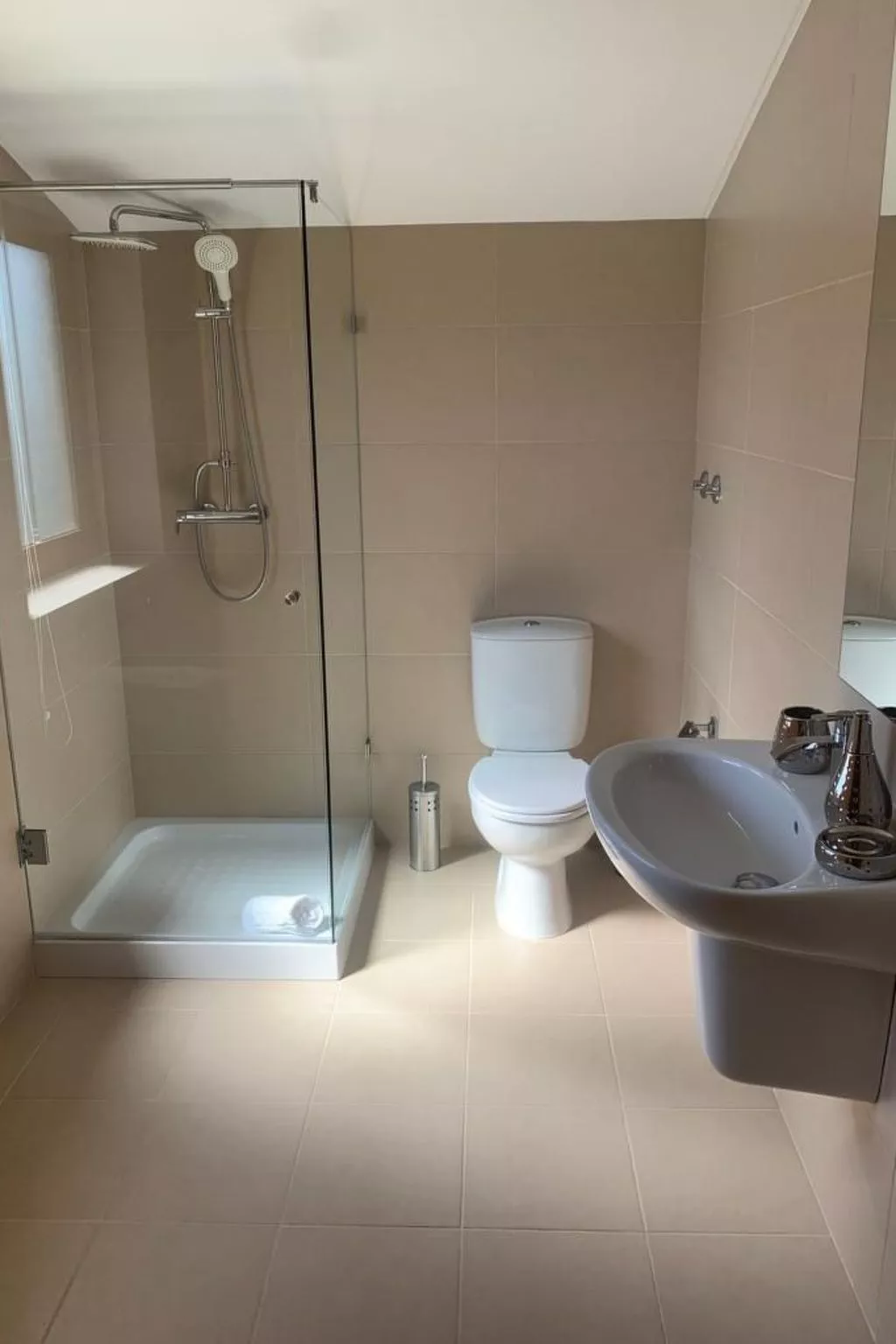 Lagoon Pearl Modernes Haus mit privatem Pool 1-Binnen