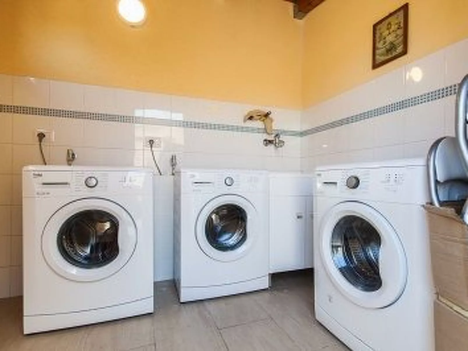 Flacher Flieder-Binnen