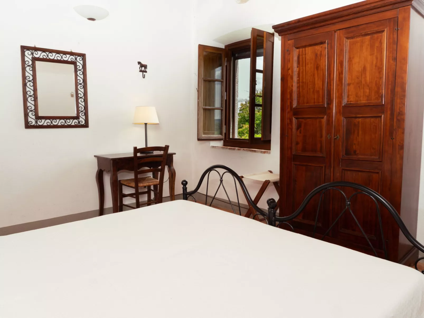 'Tommaso' mit Schwimmbad-Binnen