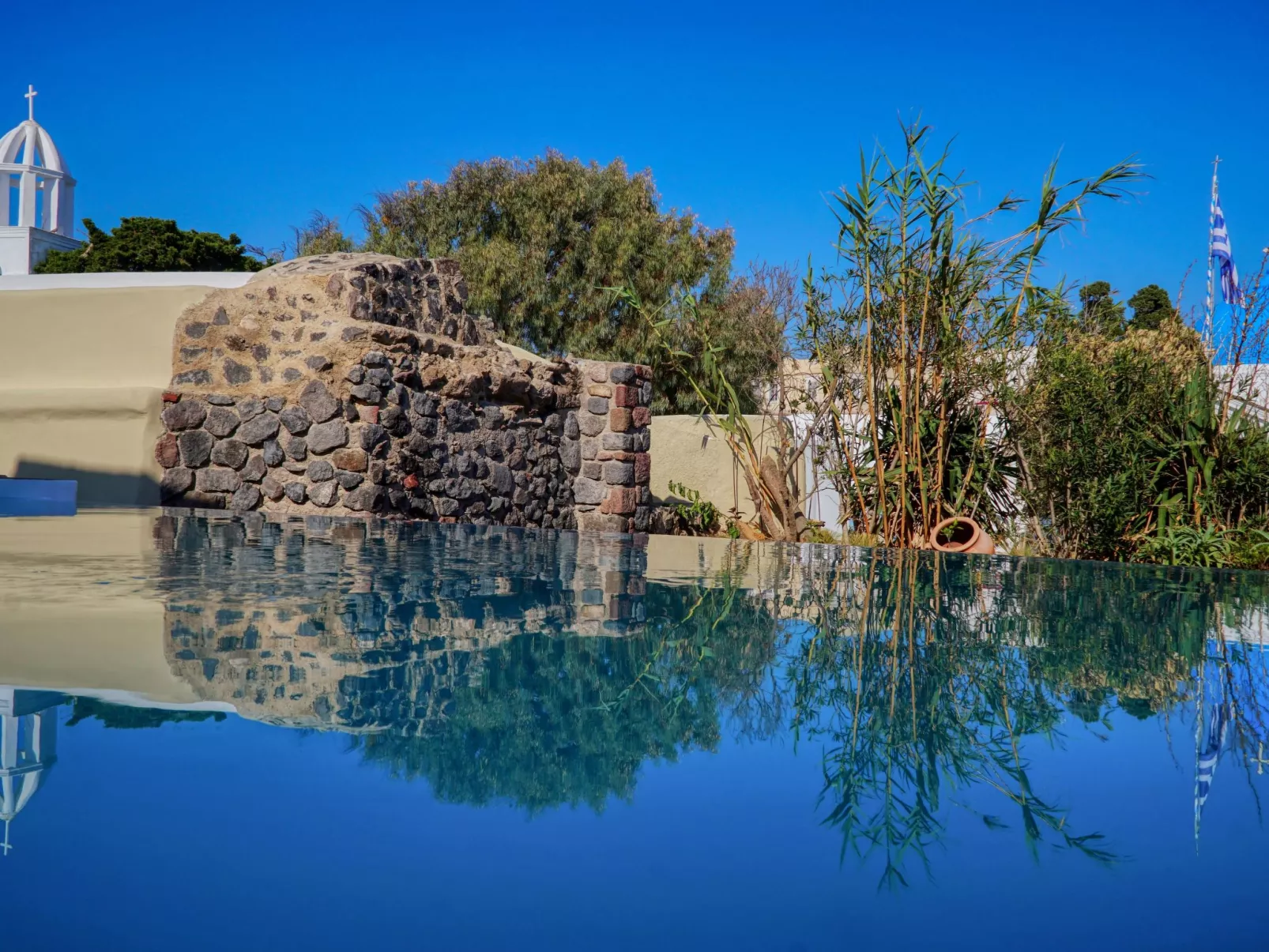 Villa "Mansion Kyani" mit Infinity-Pool-Buiten