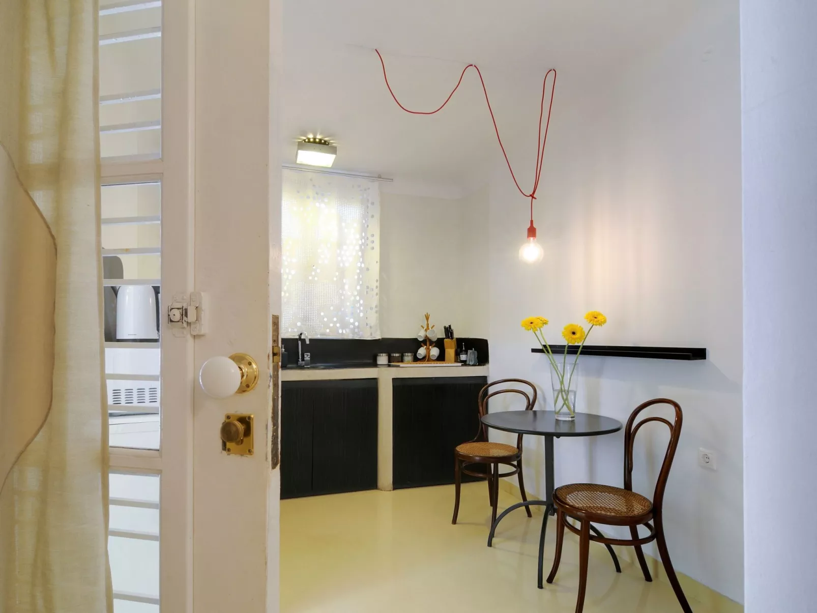 Studio "Kranichschnabel" mit Grill-Binnen