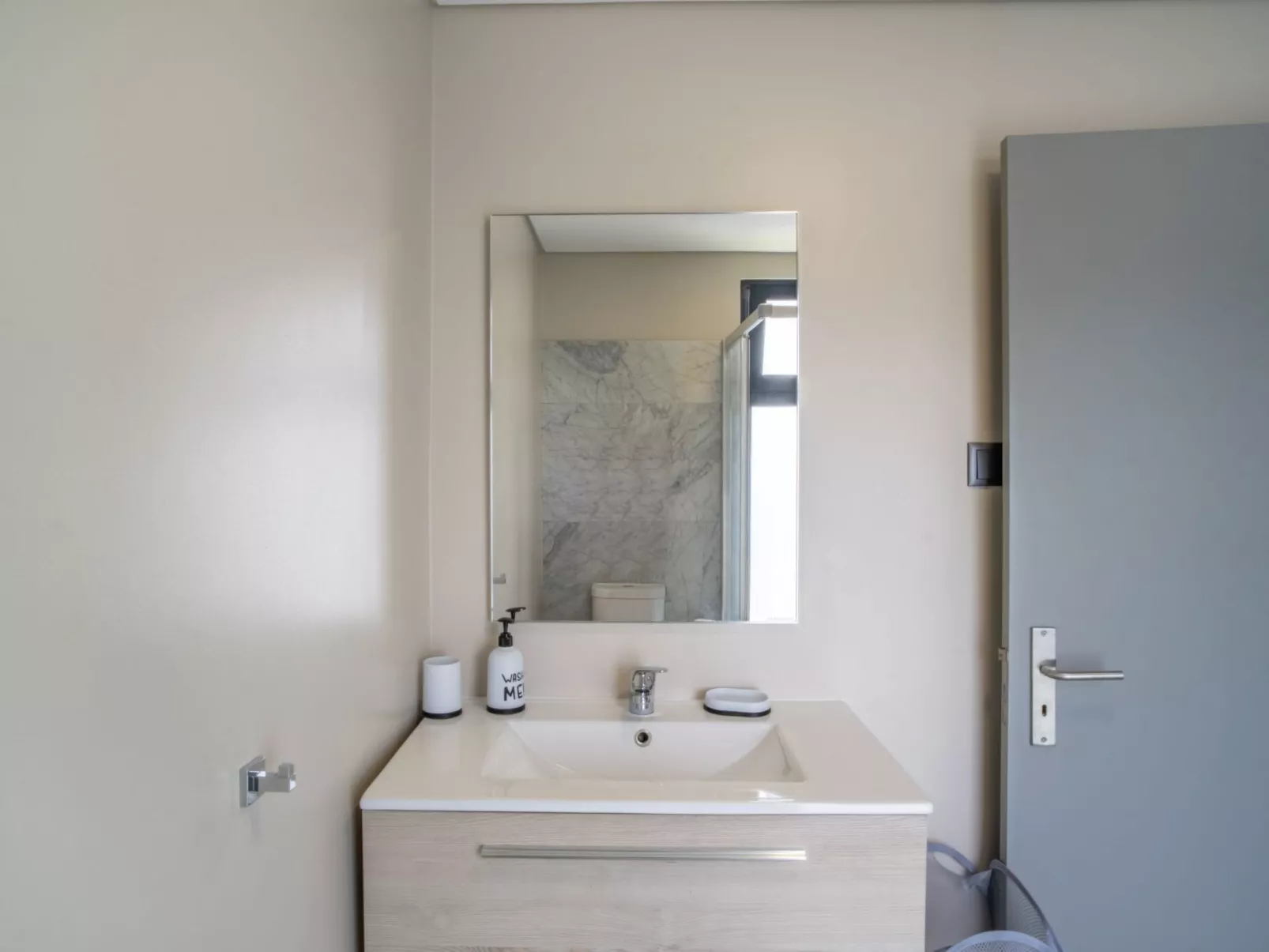 Villa mit eigenem Garten und Grill-Binnen