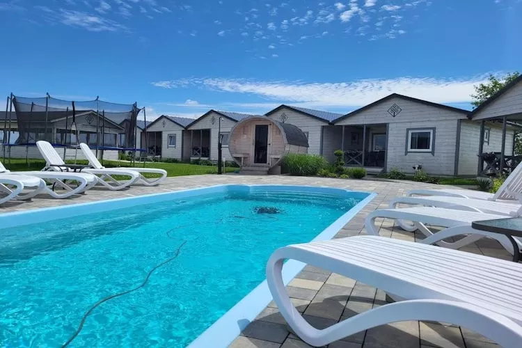 Domki wakacyjne z basenem Gąski