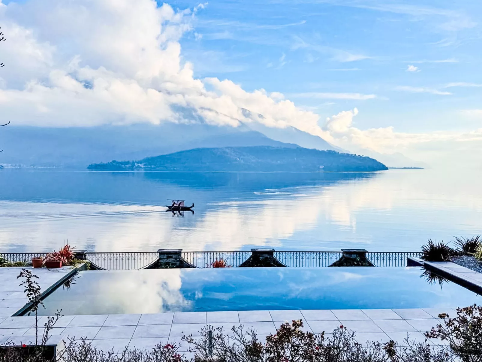 Riflesso del lago-Buiten