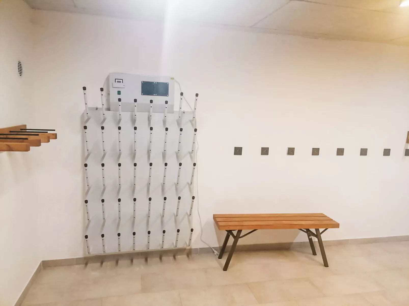 Luxury Mountain Attic with AC & Netflix-Binnen