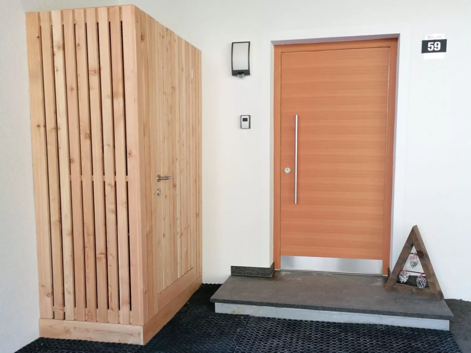 Apart Ladner 59-Buiten