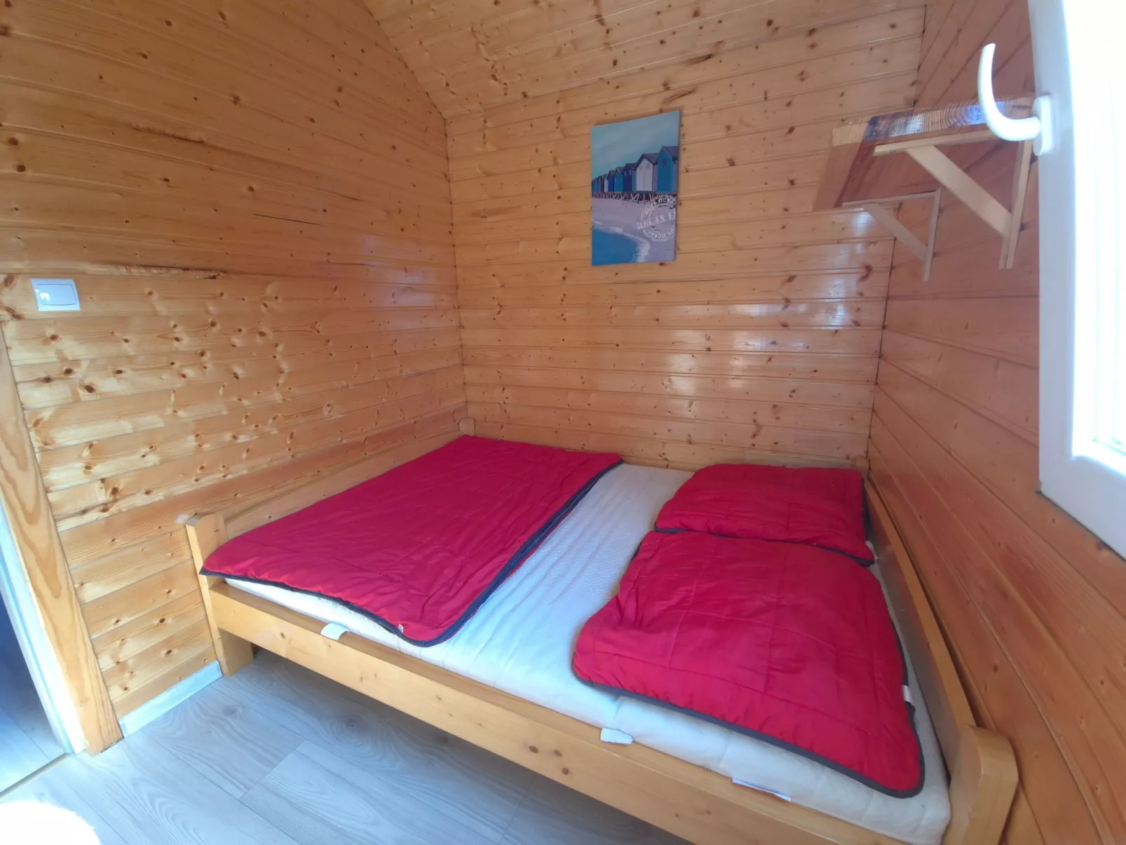 With swimming pool - Binnen