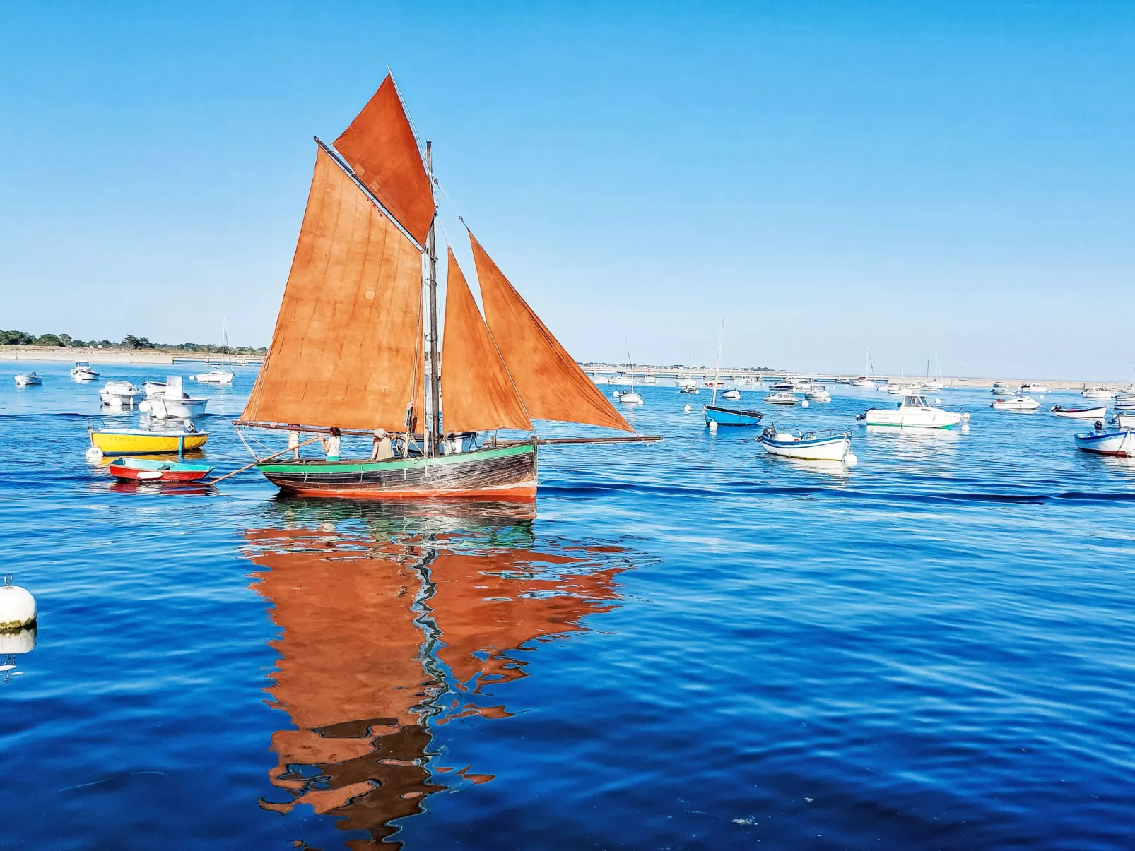 Ferienvilla mit Blick auf das Wasser-Omgeving