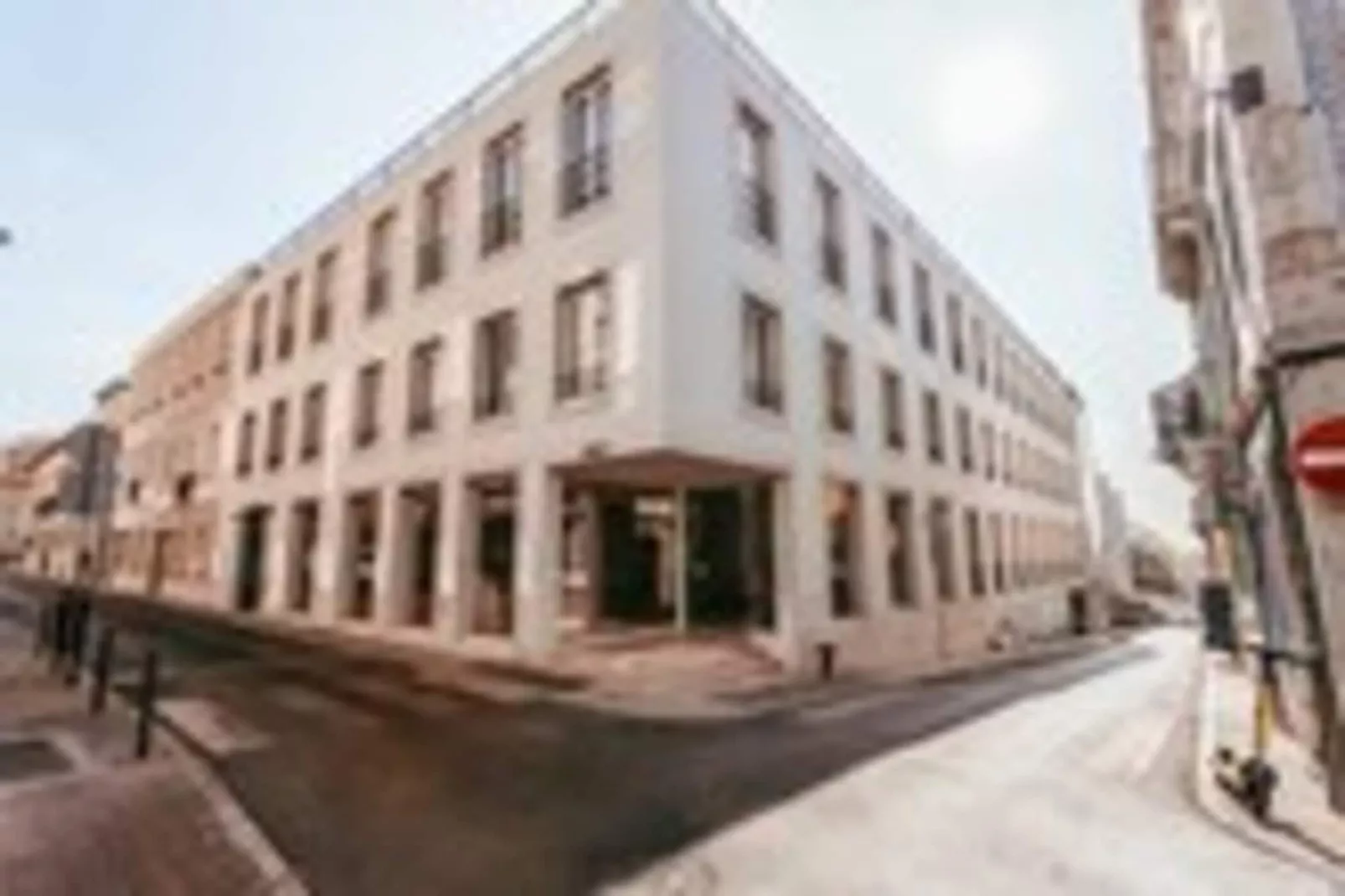 Elegant & Sophisticated Campo Ourique by GT House