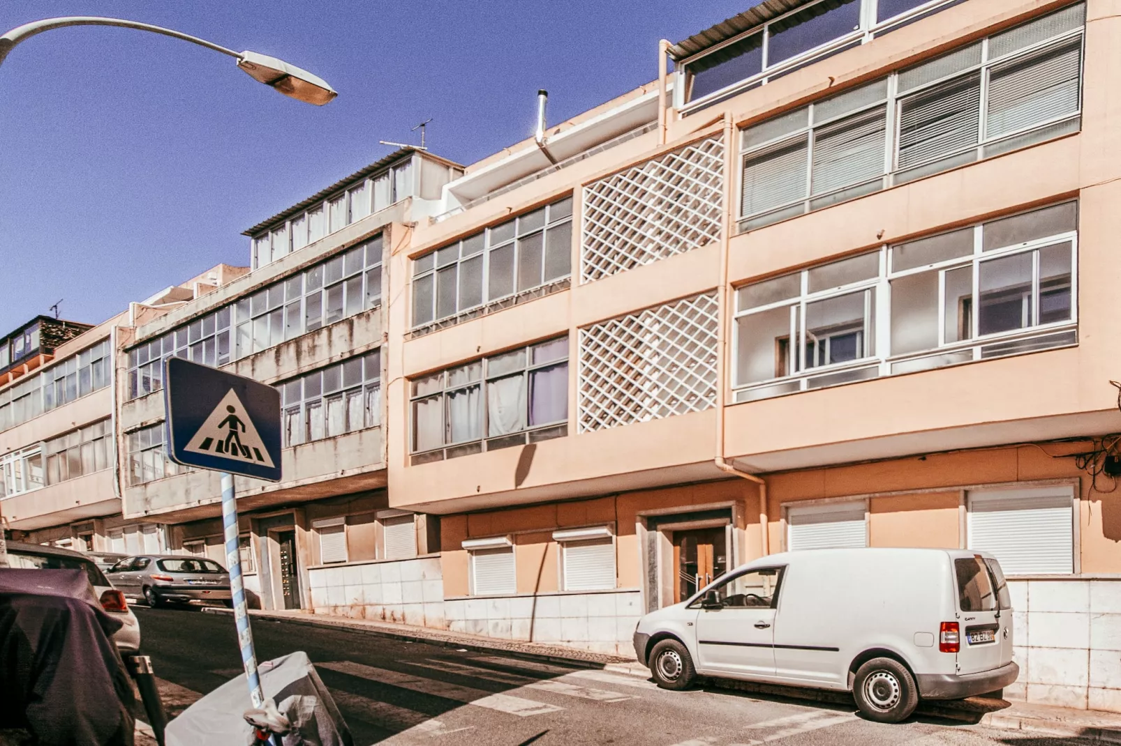 Modern & Charming Alges by GT House