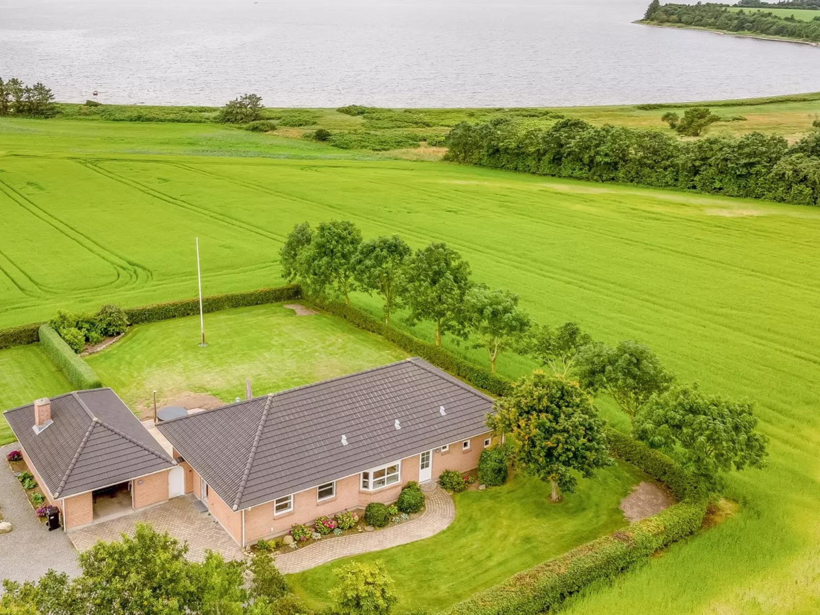 "Erja" - 300m to the fjord