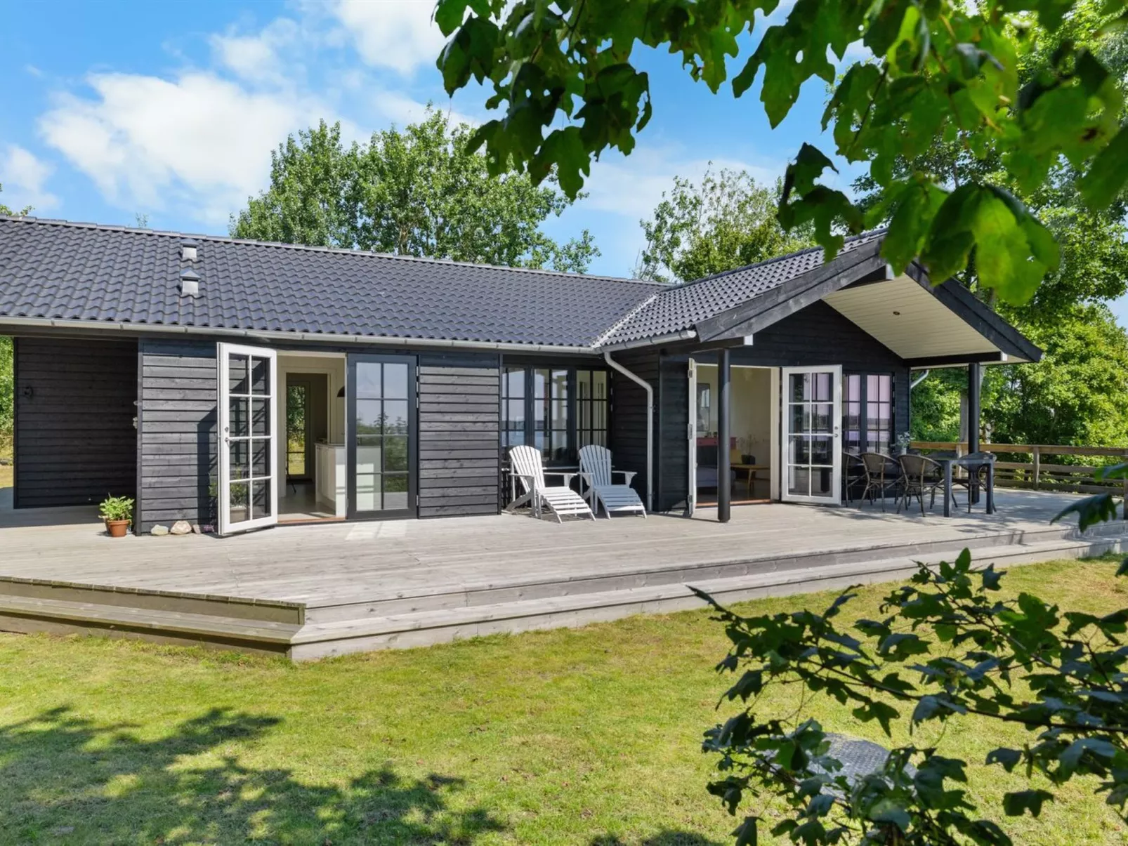 "Edvardsine" - 40m from the sea