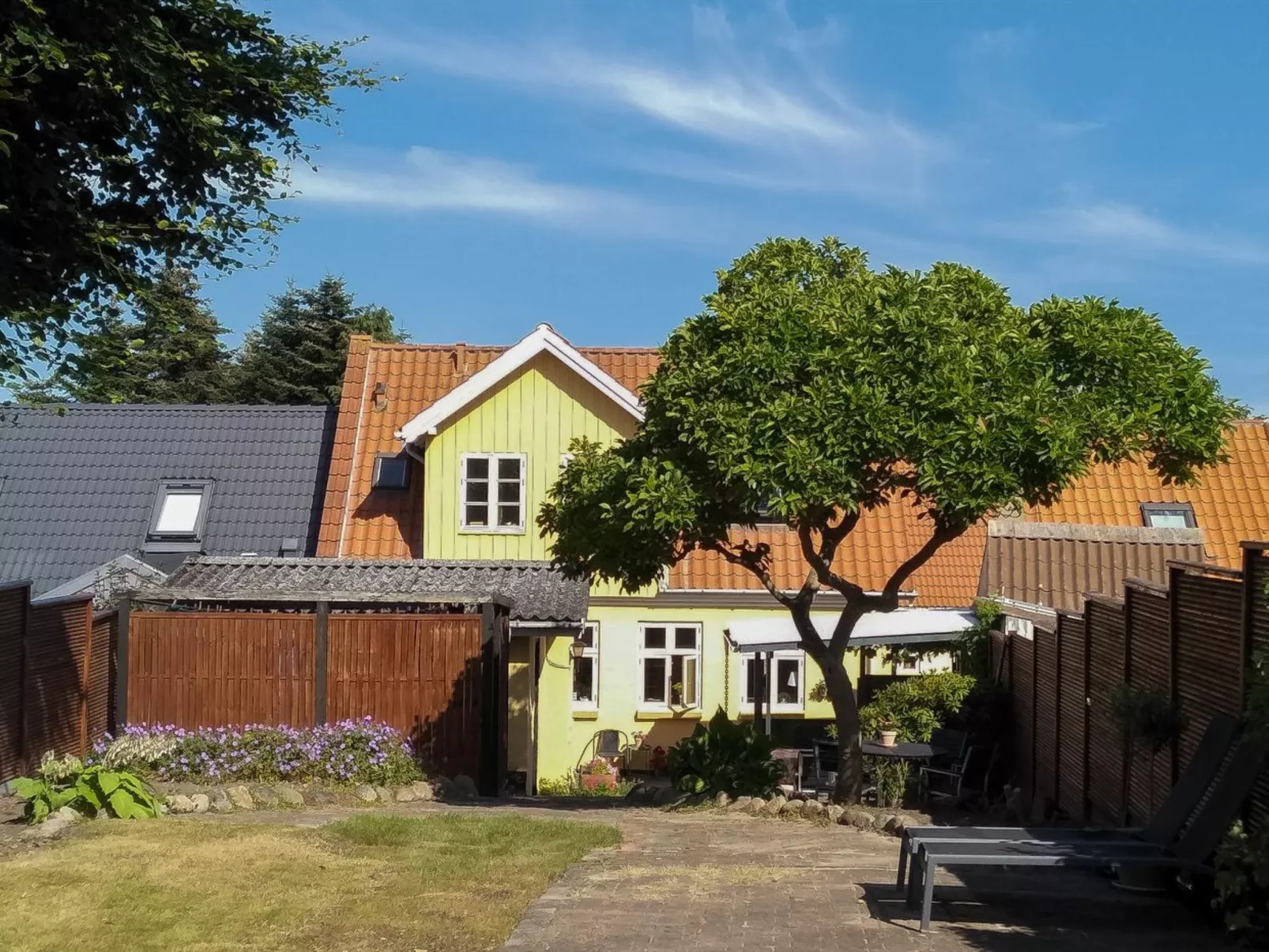 "Noreen" - 500m from the sea