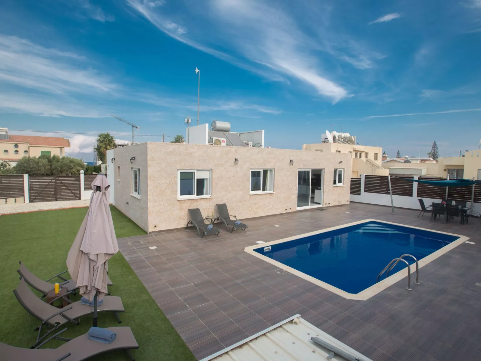 3-Schlafzimmer-Villa in Protaras Zentrum mit Pool