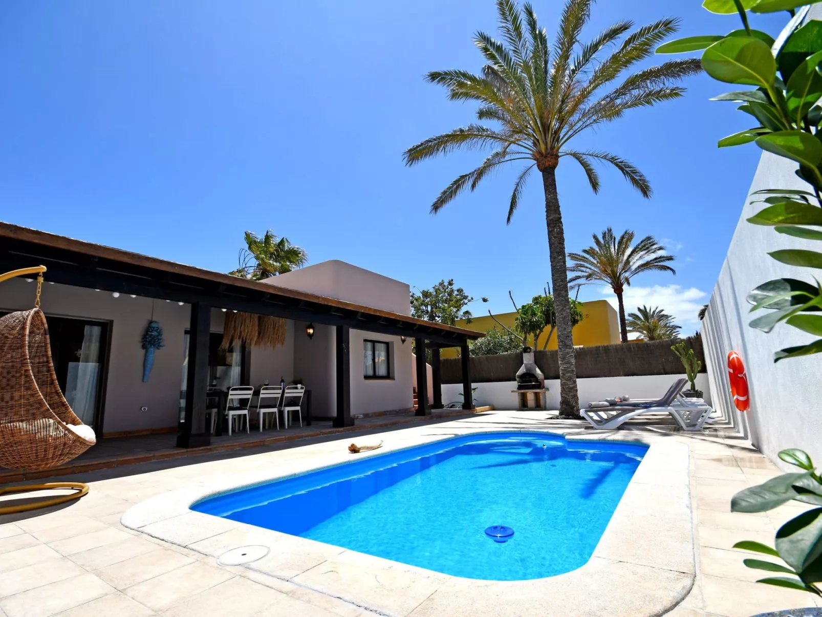Komfortables Ferienhaus in Corralejo mit privatem Garten und beheiztem Pool