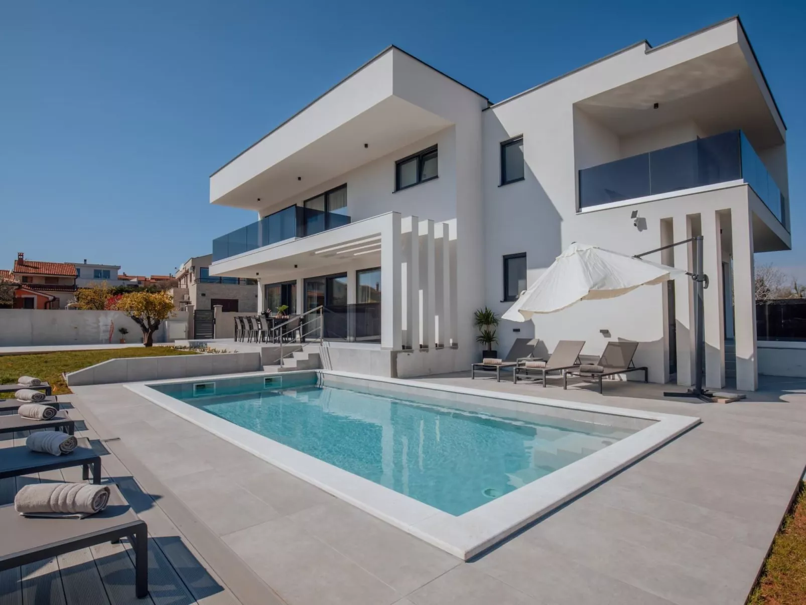 Villa "Andris" mit Garten, Grill und Terrasse