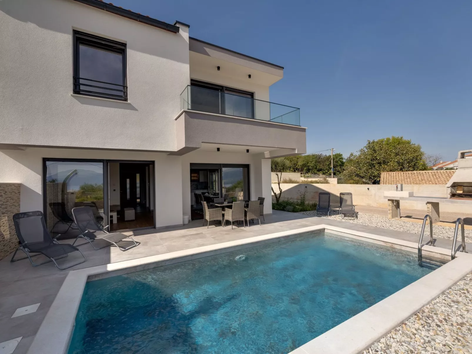 Villa "Rosemary" mit Pool und Panoramablick auf das Meer