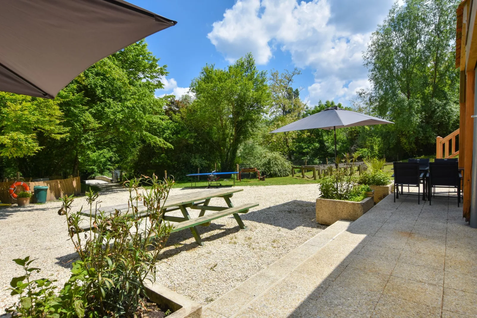 Domaine du pont vieux  Bâtiment principal/Annexe/chalet bois-Tuinen zomer