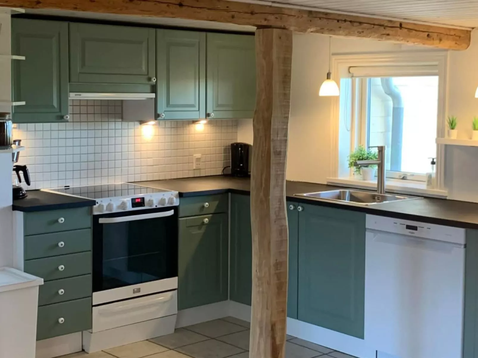 "Anneke" - 1.3km from the sea