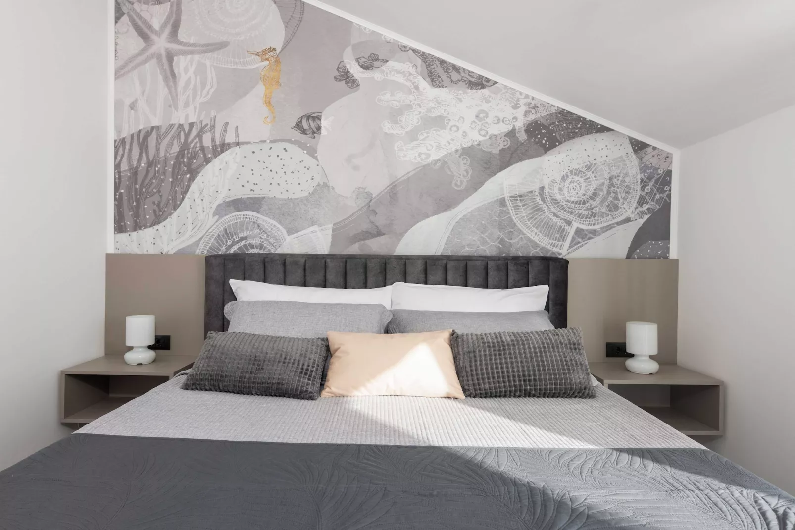 Villa Panorama Dubrovnik (S2) - Comfort Double Room with Balcony and Sea View-Slaapkamer