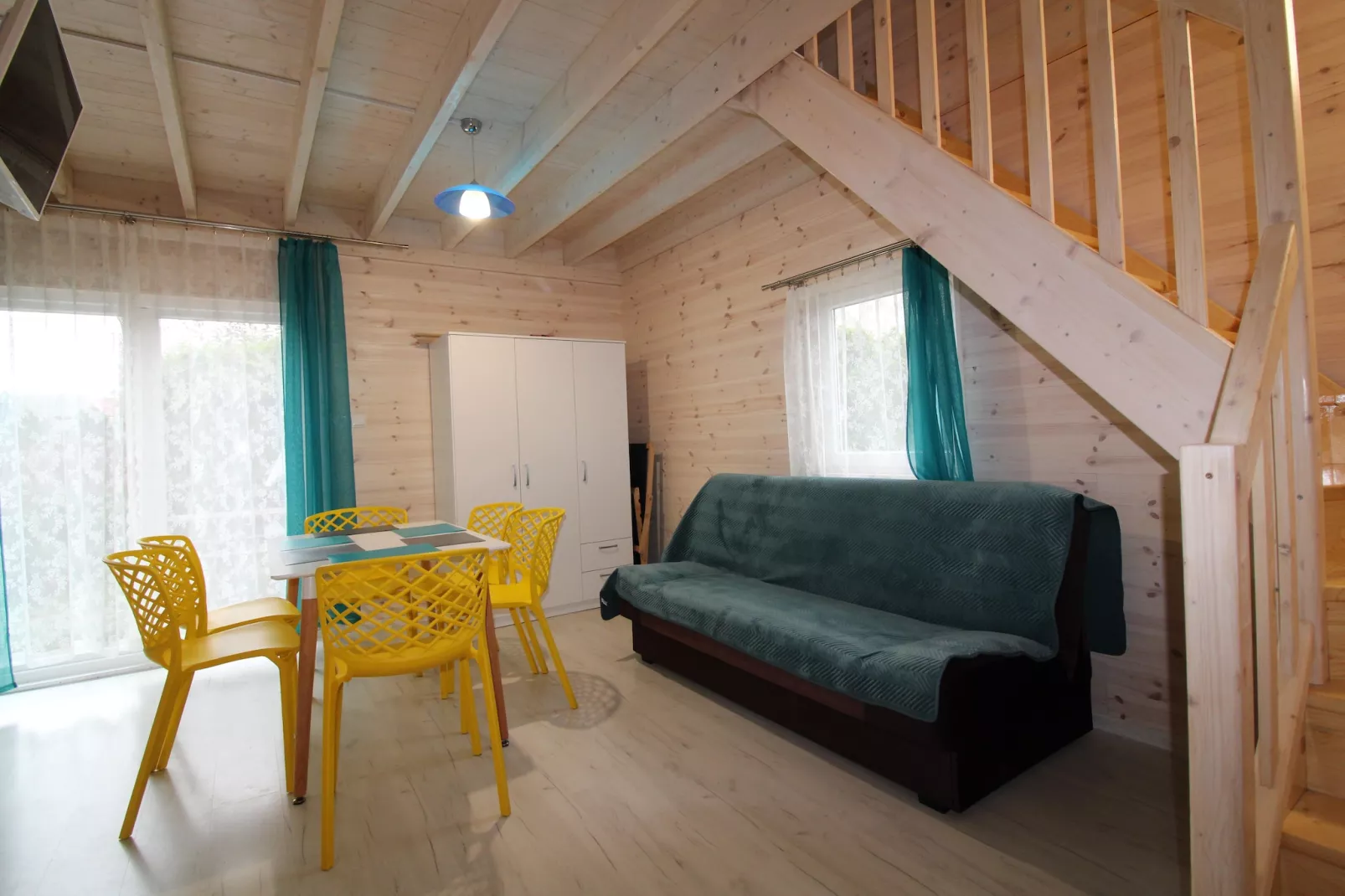 Piętrowe domki wakacyjne z 2 sypialniami w Rewalu