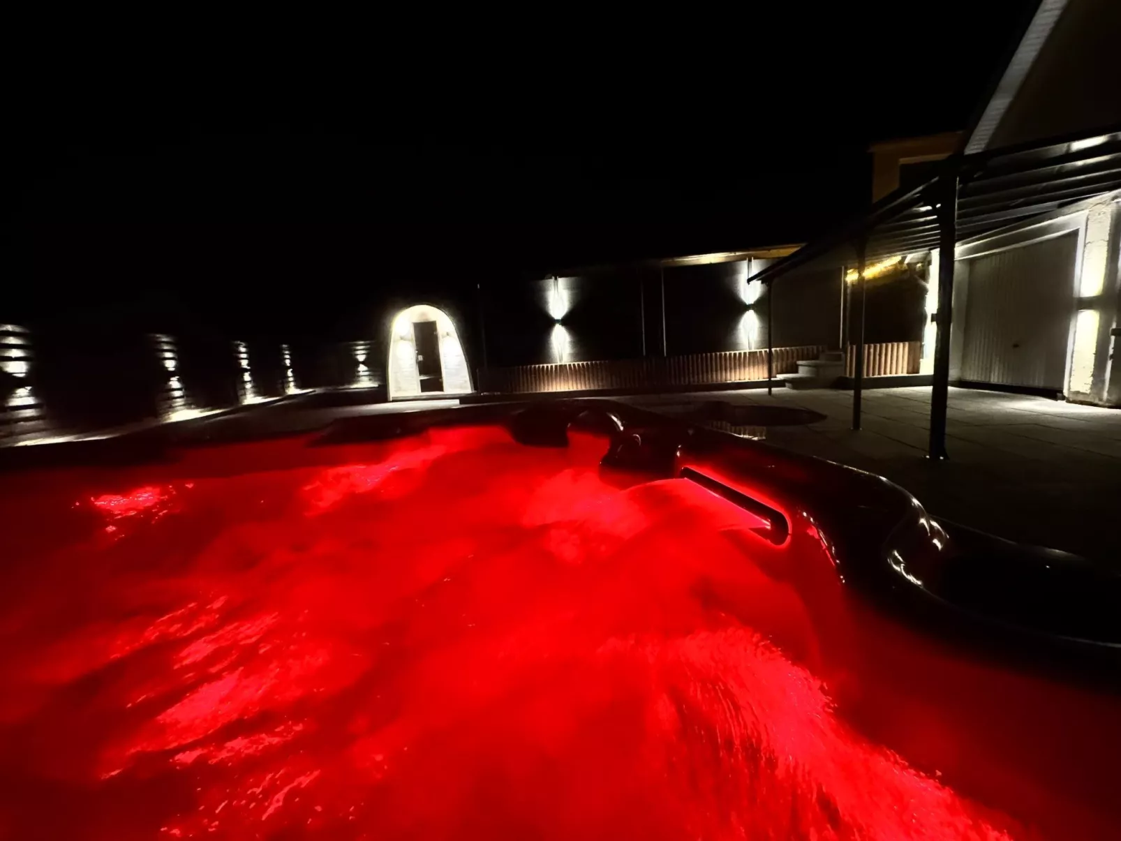 Mit privat Hottub und Klima.