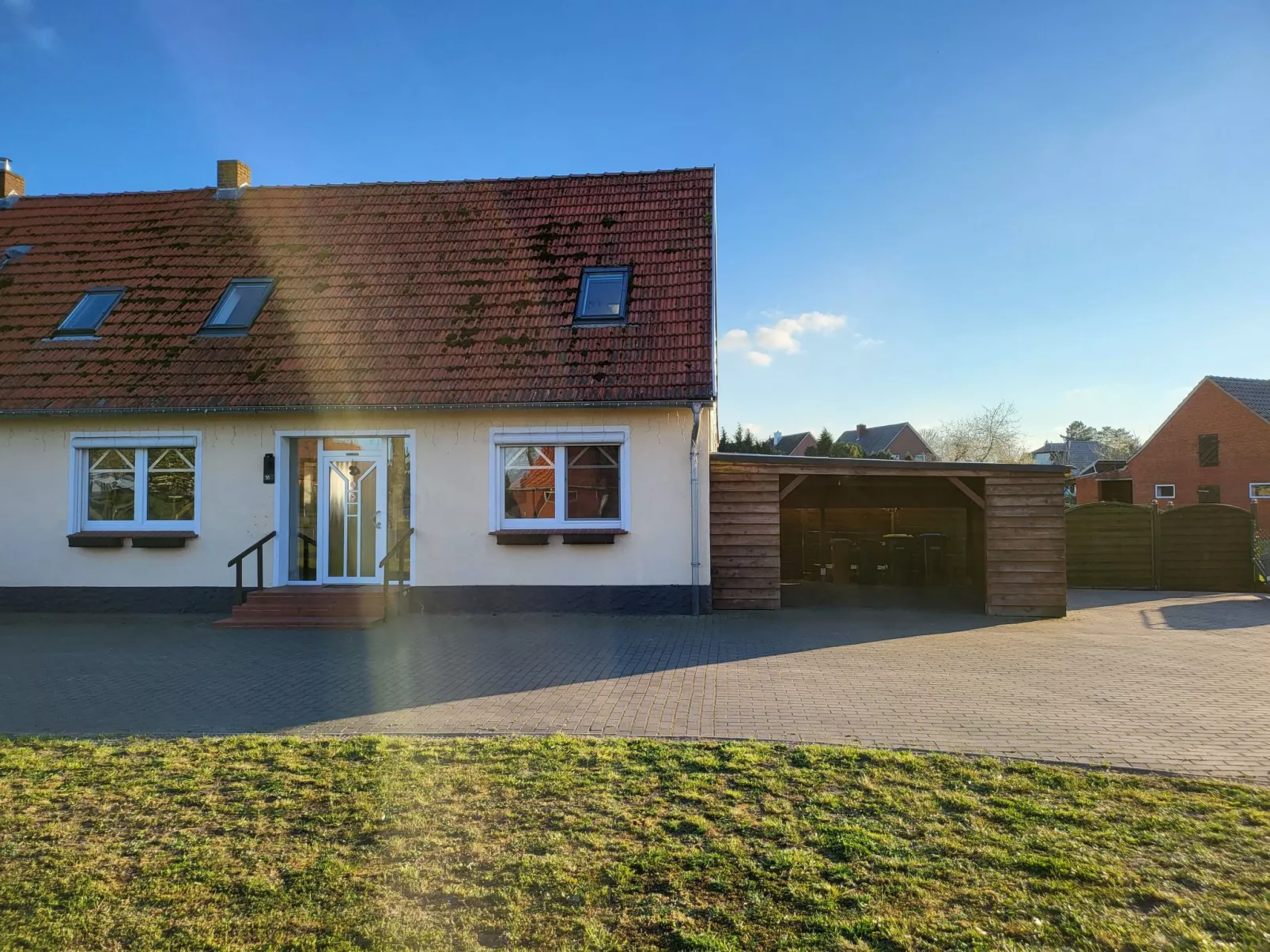 Mit privat Hottub und Klima.