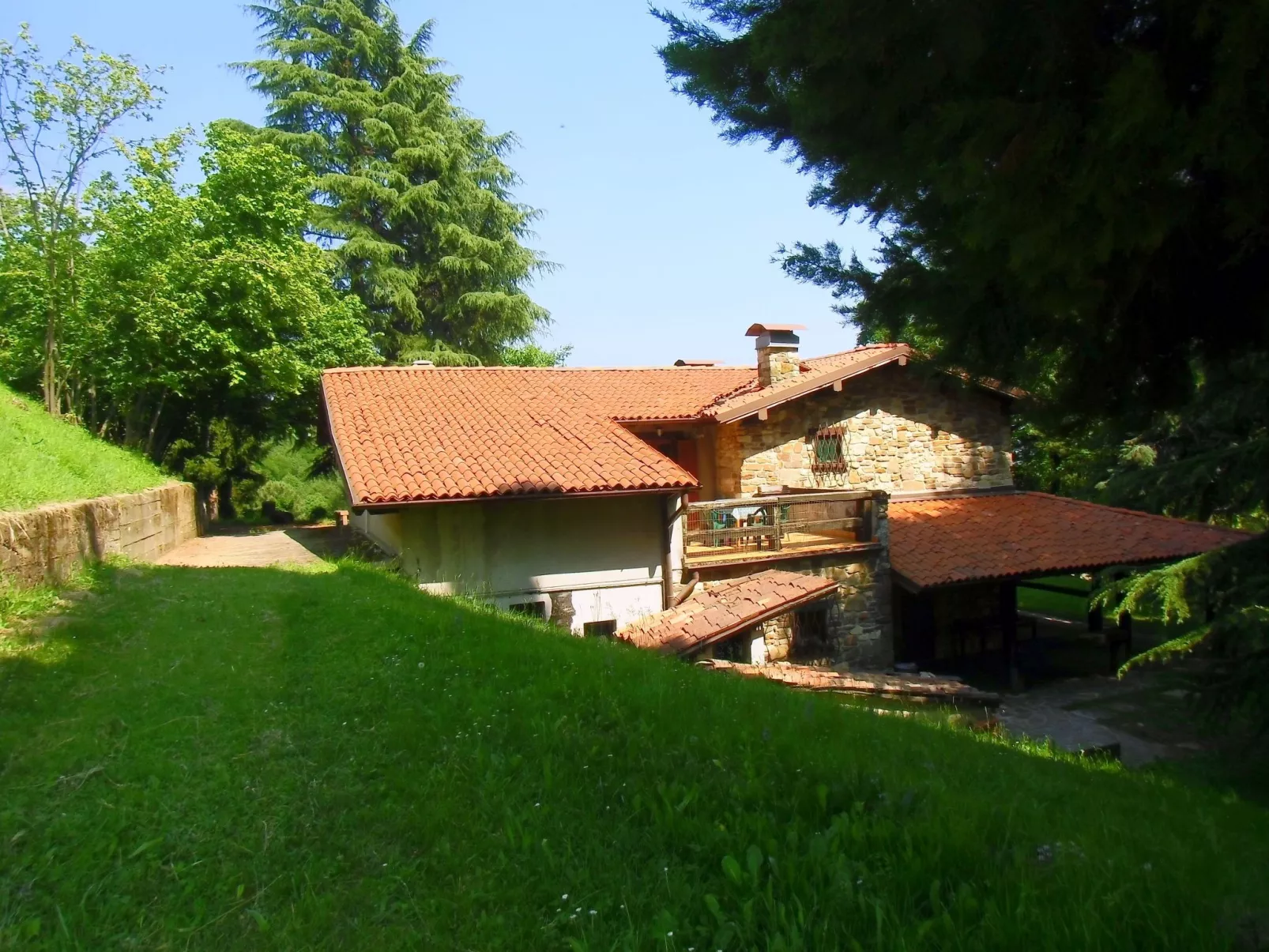 TaiObe - Fröhliches Partyhaus