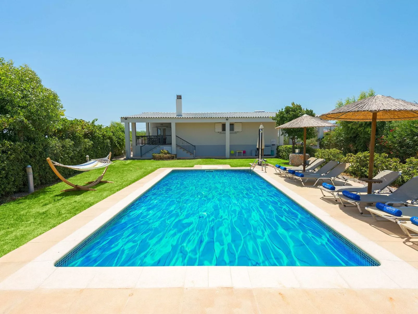 Villa Euphoria, Strand von Gennadi