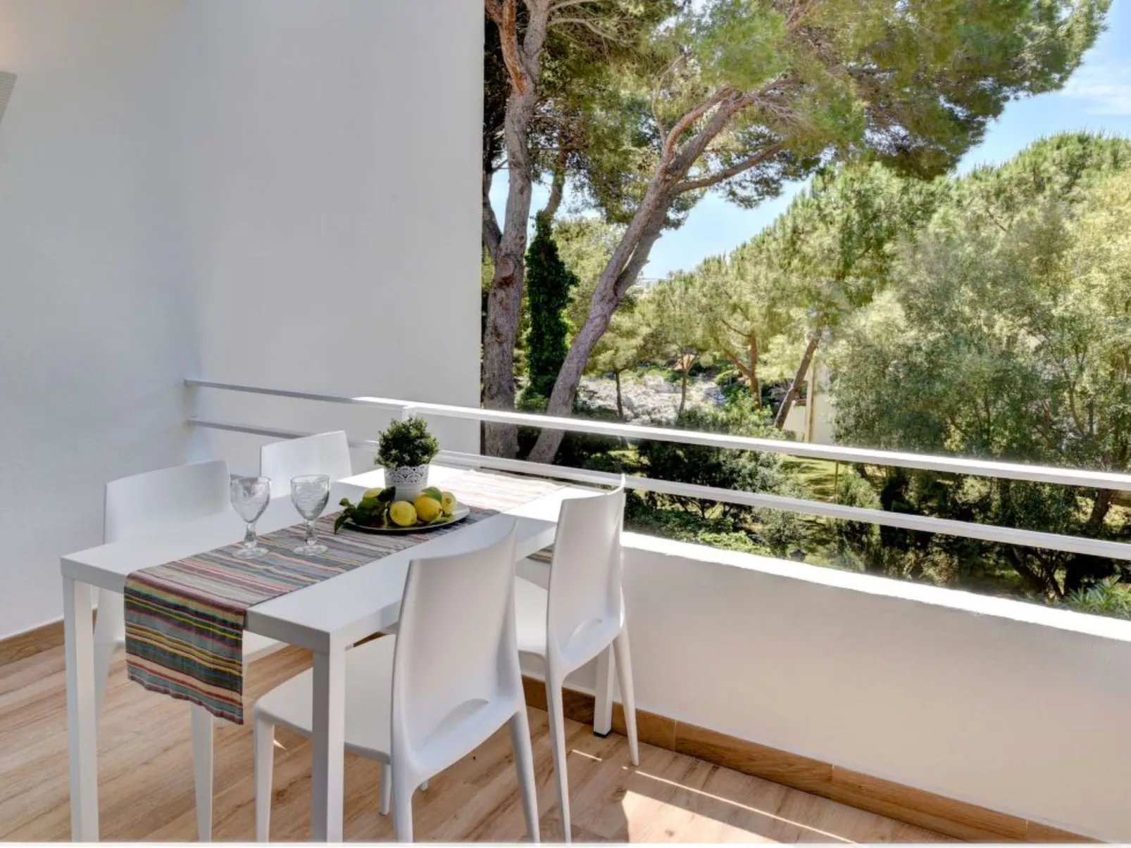 Neu renoviertes, modernes Apartment für 4 Personen, direkt an der Cala Ferrera