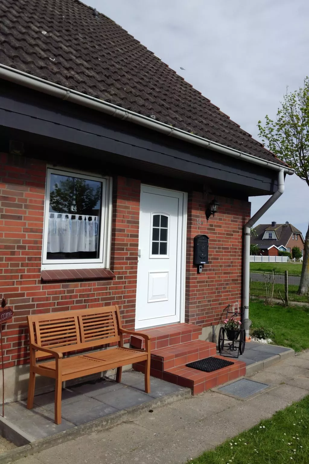 Mit Garten, Grill und Terrasse