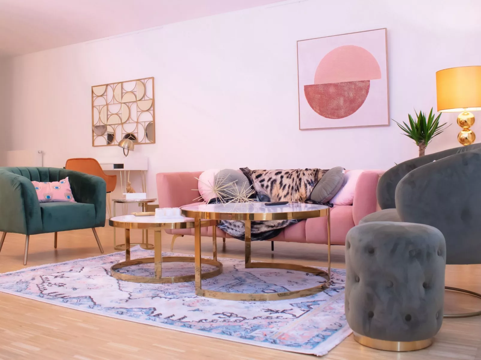 "Chic City Escape 2B"