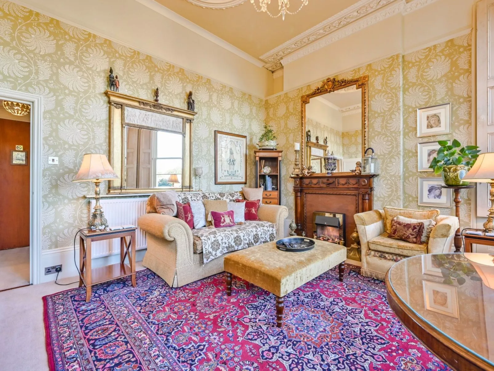 Große Wohnung in viktorianischer Villa