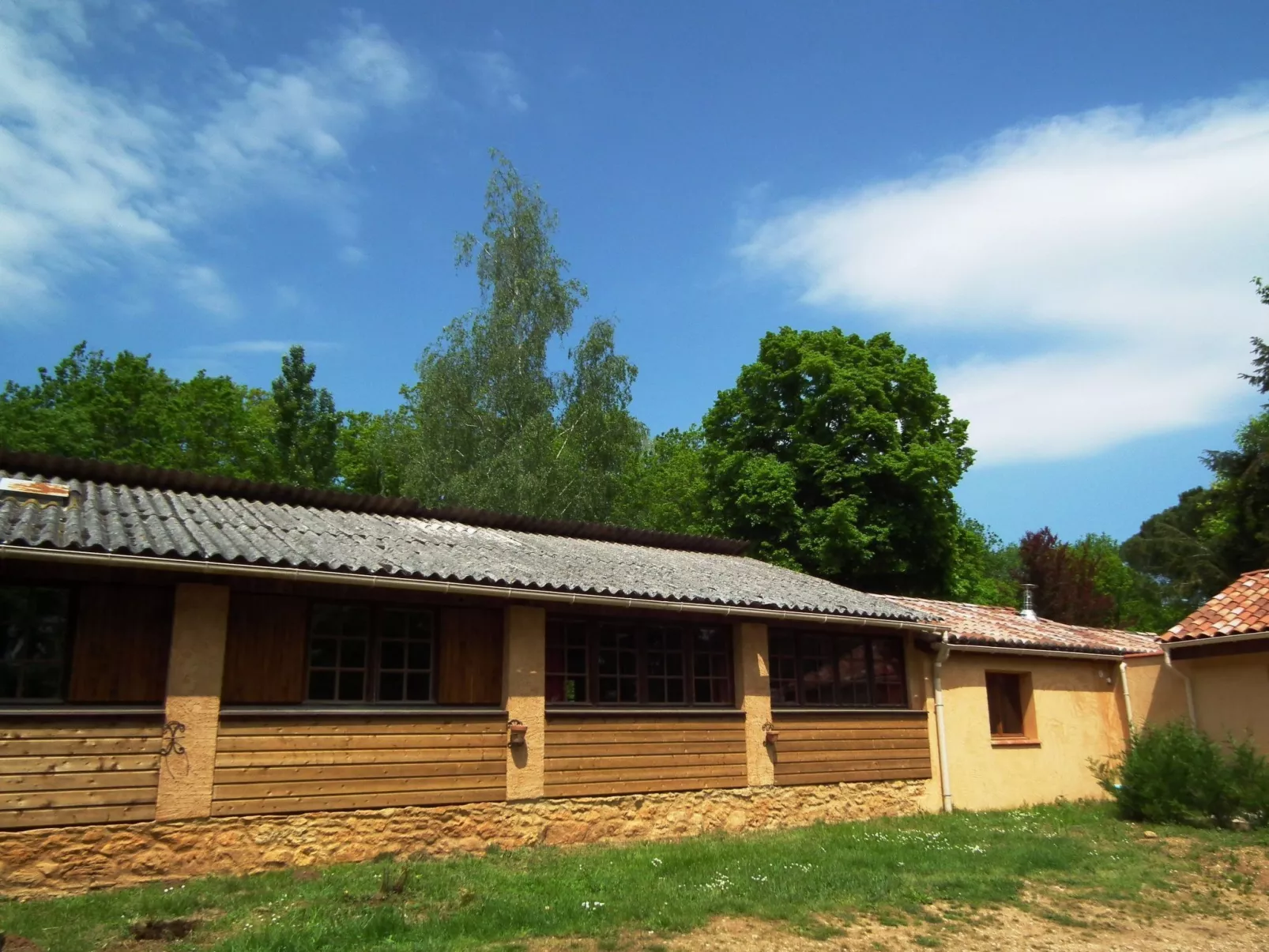 Feriendorf im Périgord Großes Ferienhaus für 18 oder 20 Personen.