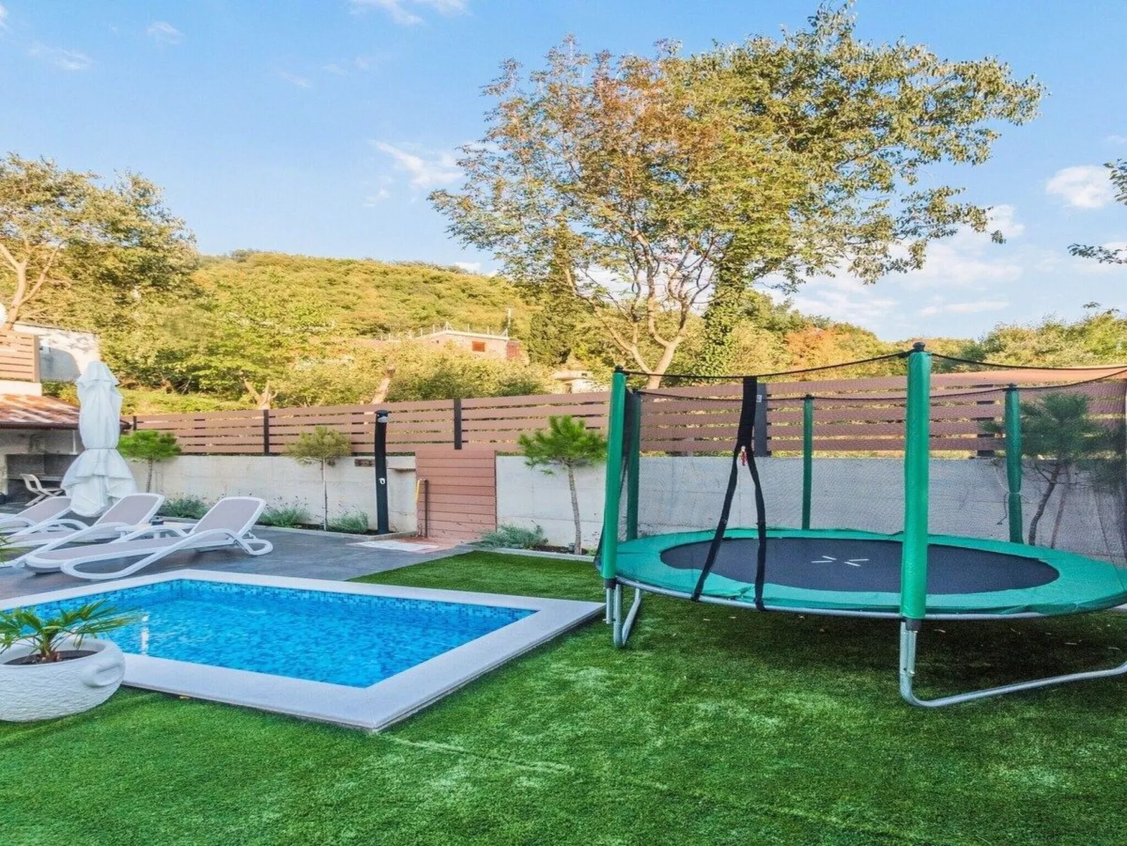 Luxuriöse Steinvilla "Mariva Tribalj" mit Pool