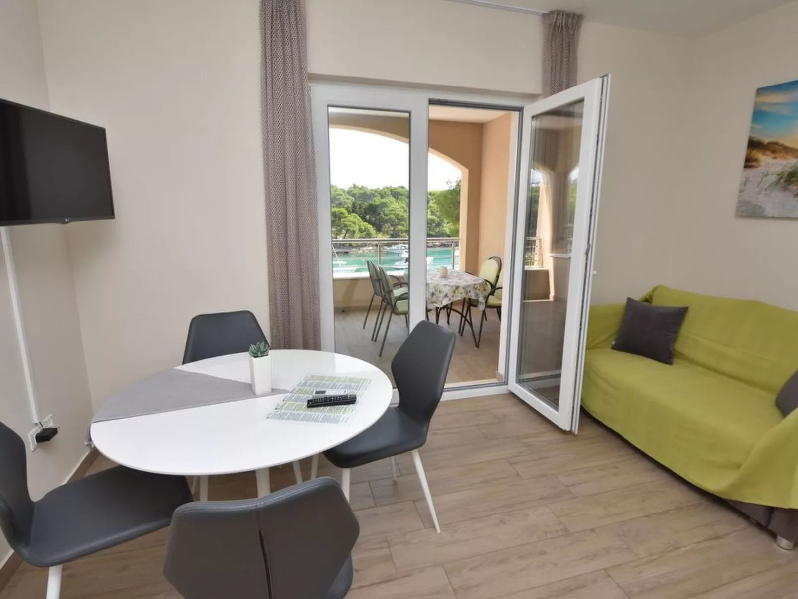 Aurea 5 Modernes Apartment direkt am Meer