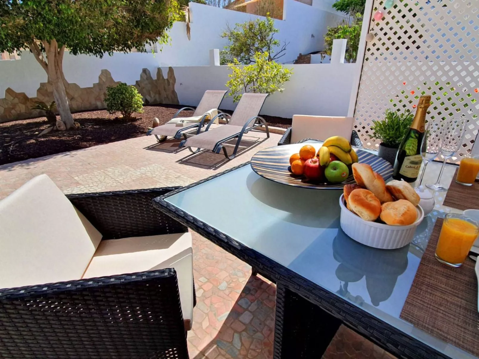 Gemütliches Ferienhaus in Tarajalejo mit Großem Garten und Meerblick