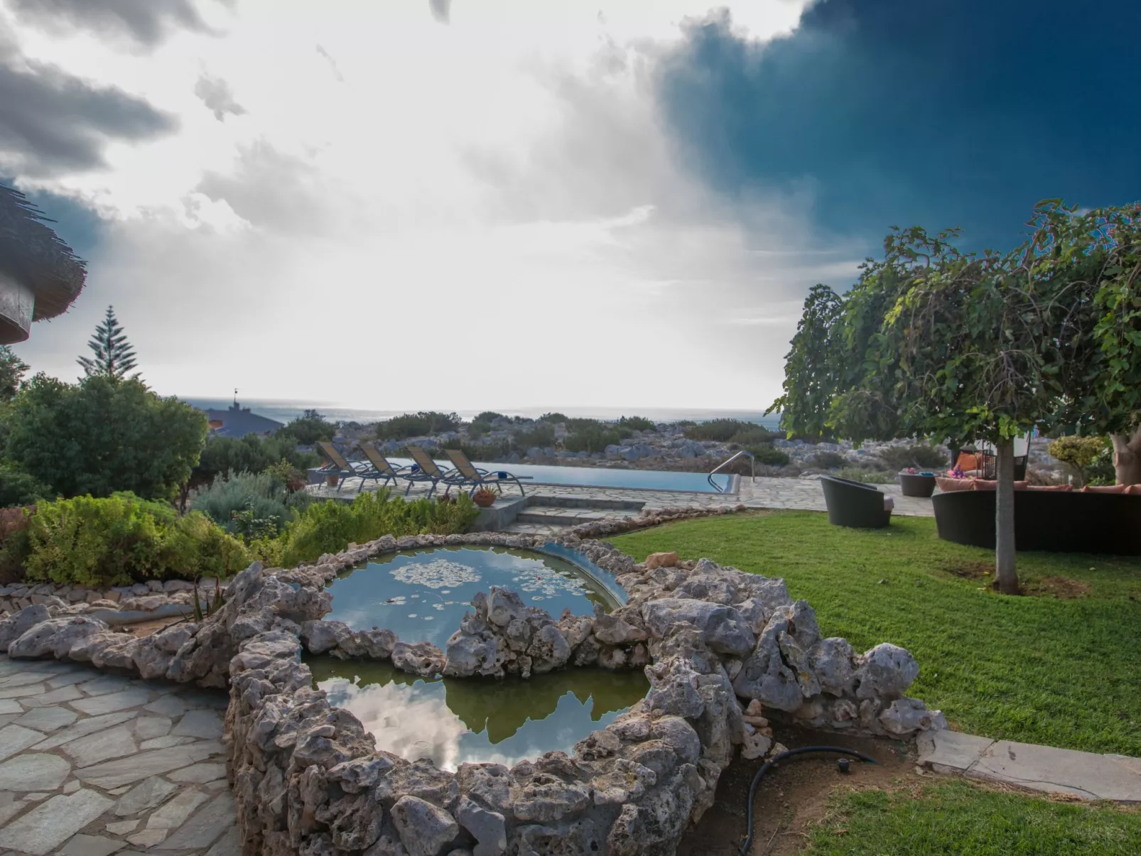 Private Villa mit Panoramablick auf das Meer