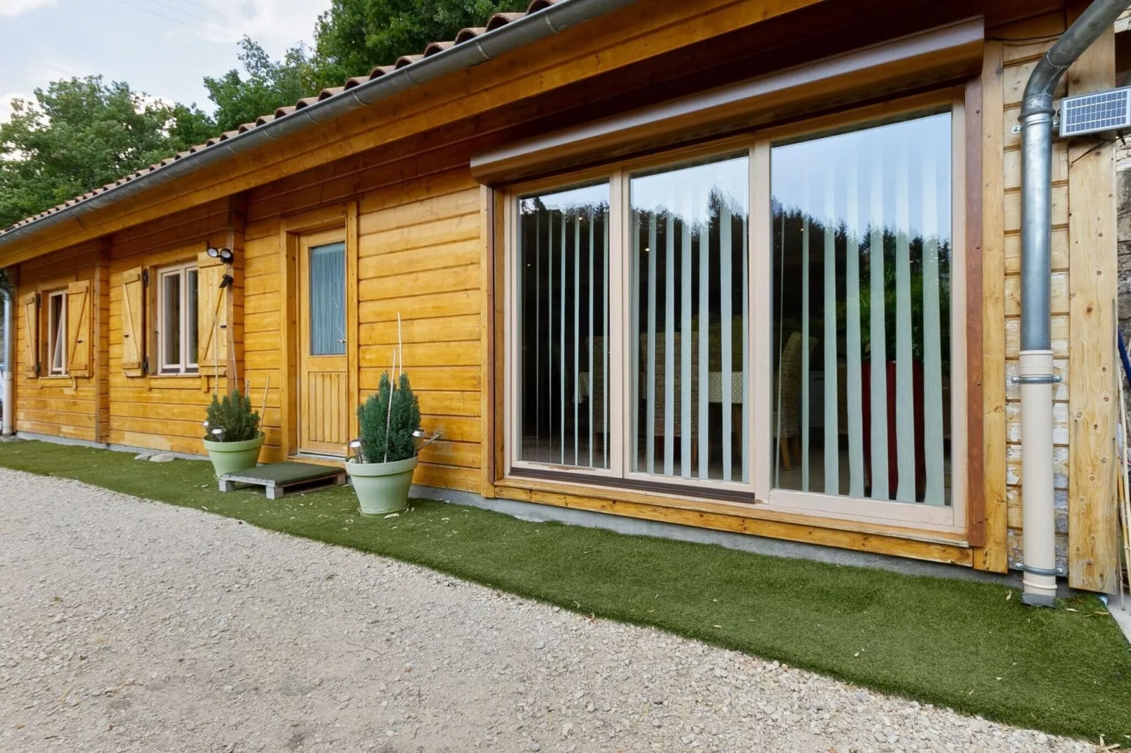 Chalet - Cheylard-Buitenkant zomer