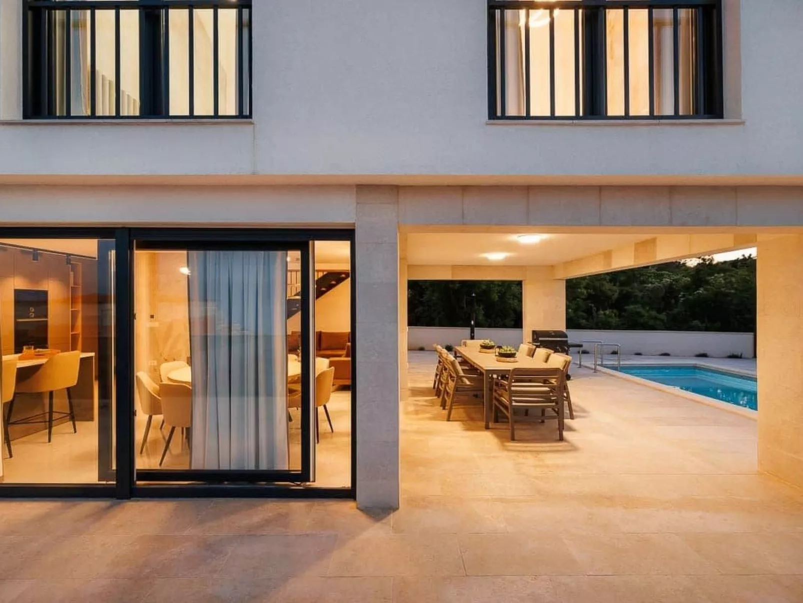 Brandneue Villa -beheizter Pool mit schönem Meerblick