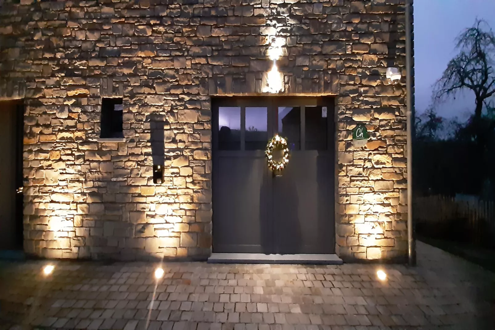 Le Vieux Chene-Buitenkant zomer