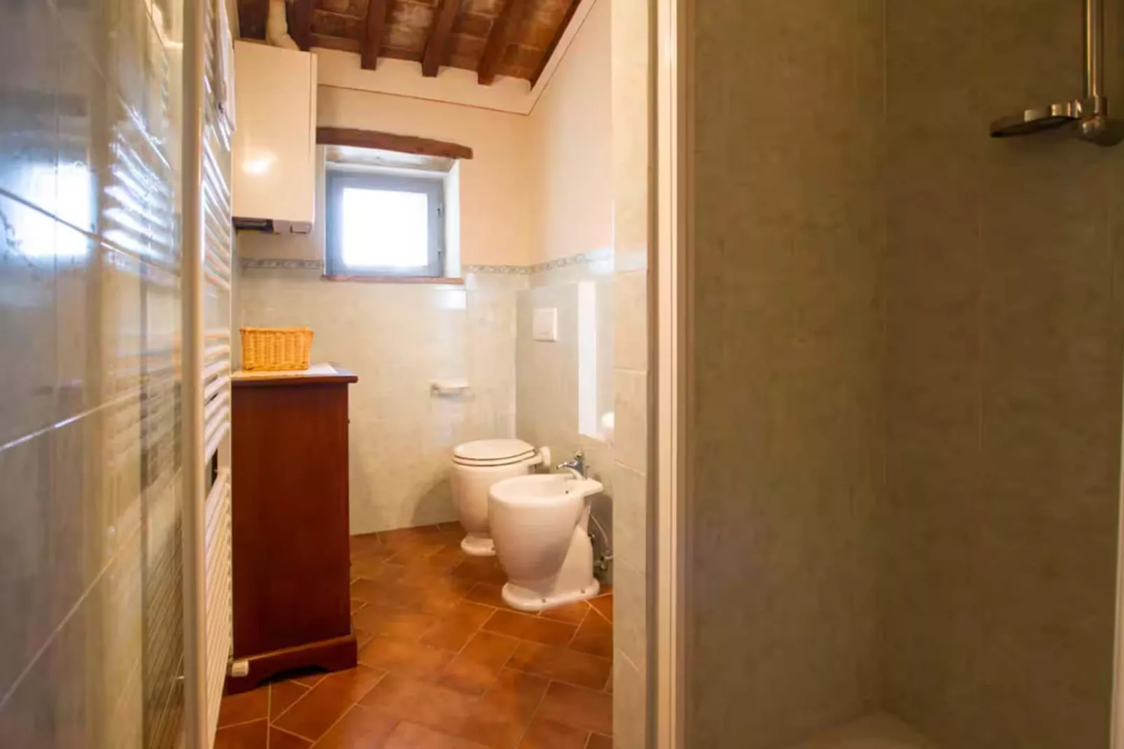 Castel del Gallo-Badkamer