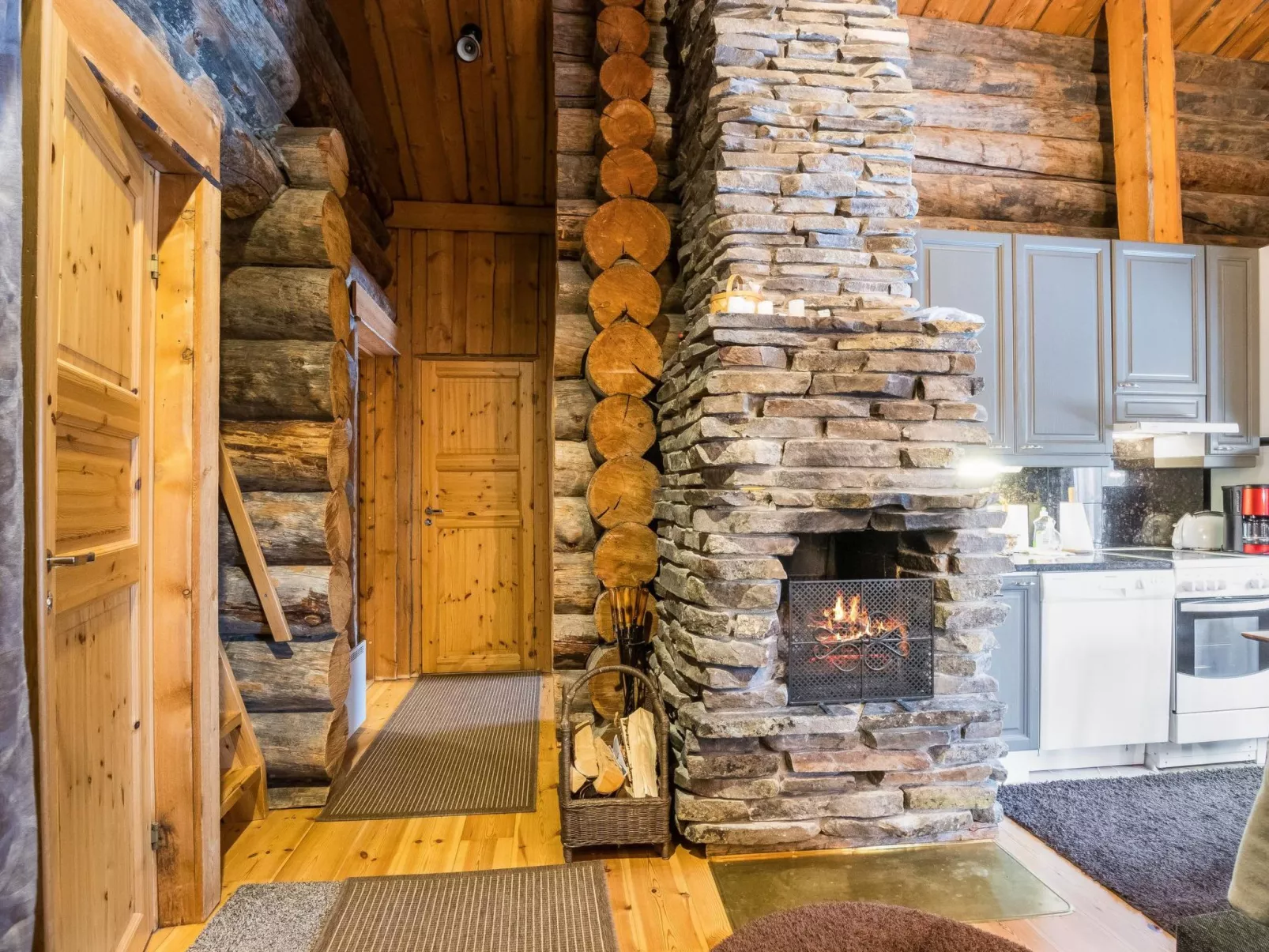 Lomaylläs d58 /palovaarankaarre 11b