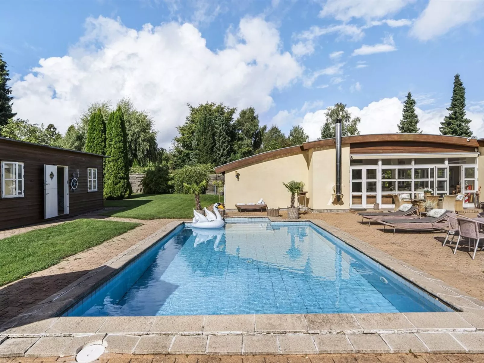 "Mads" - 1.2km from the sea