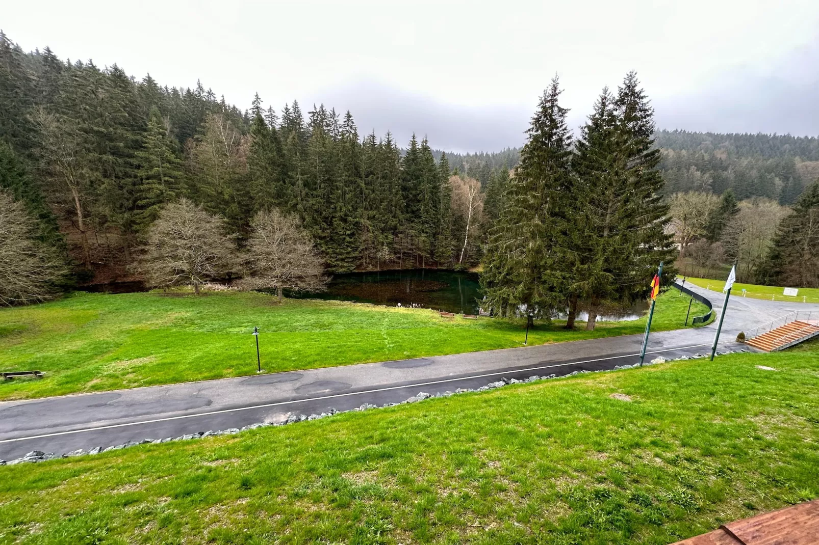 Schwarzbachtal  - Double Room Forest View with Balcony - Uitzicht zomer