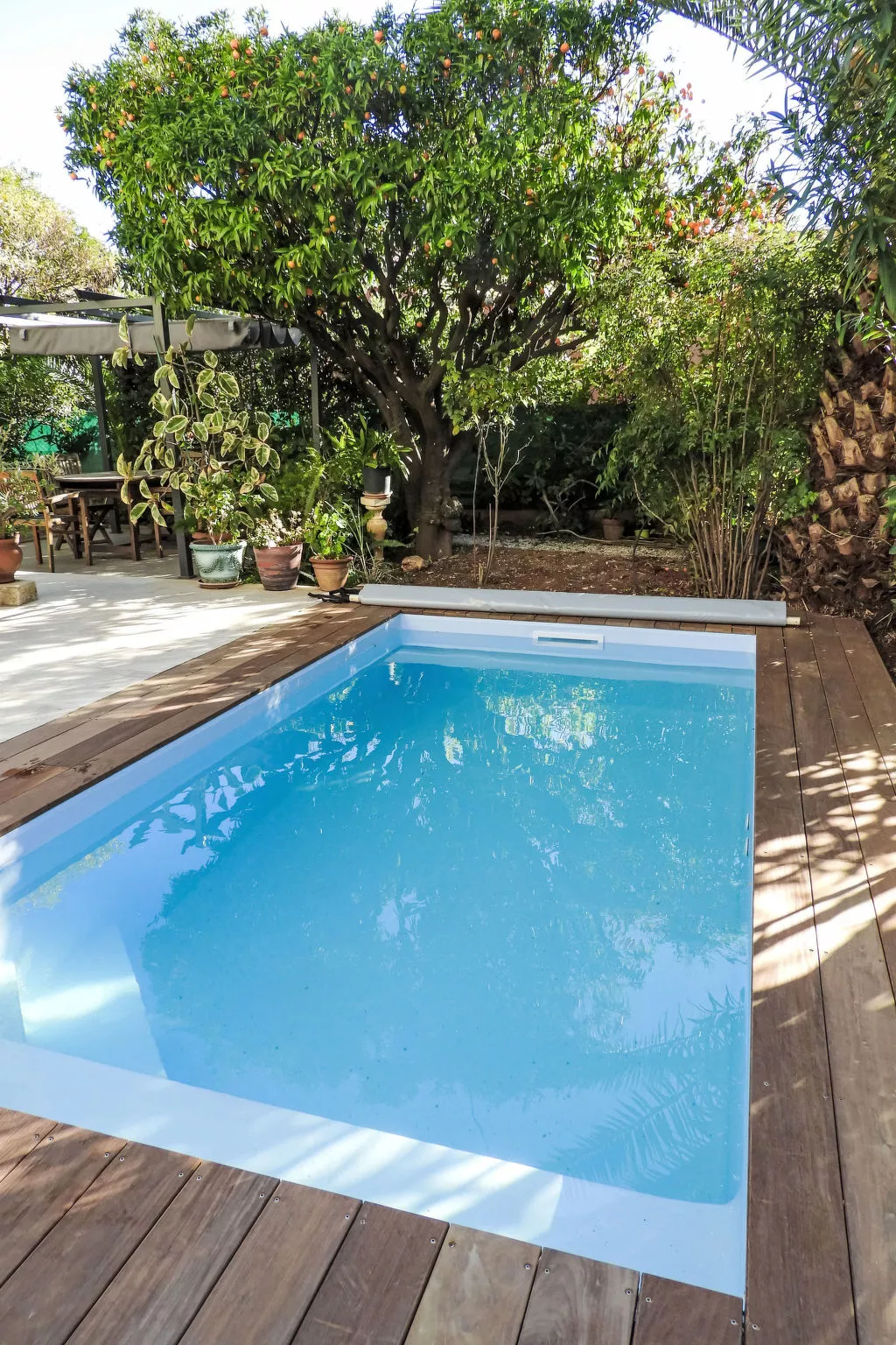 Wohnung "Les roses" auf einem eingemauerten Grundstück - Buiten