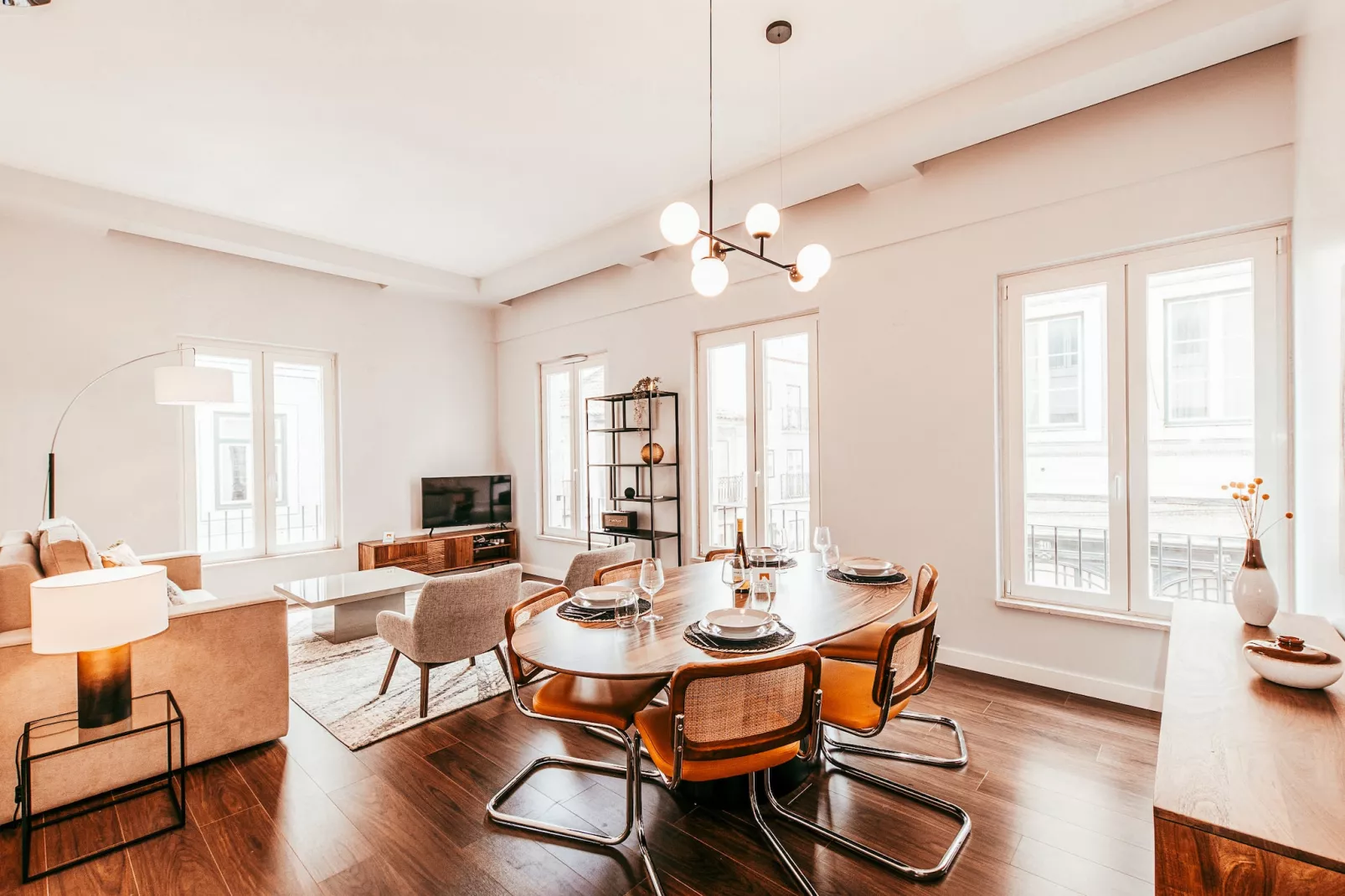 Elegant & Sophisticated Campo Ourique by GT House